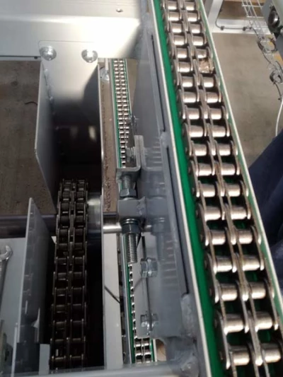 Chain conveyors